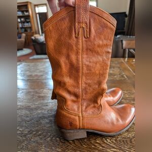 EUC Frye Women's Pull On Boots